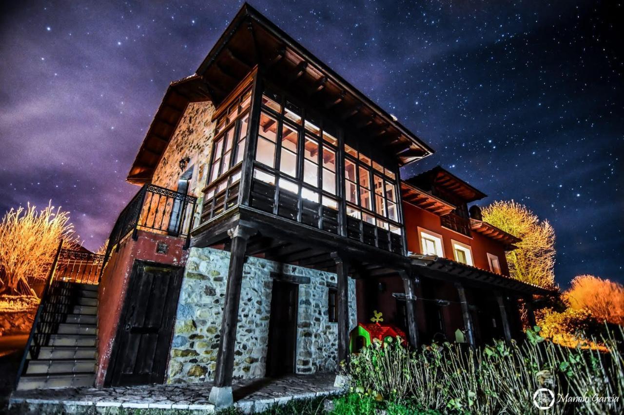 El Interior De Gaia Guest House Arriondas Exterior photo