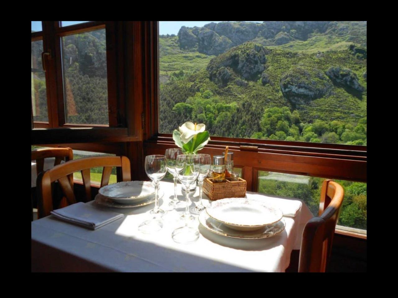 El Interior De Gaia Guest House Arriondas Exterior photo